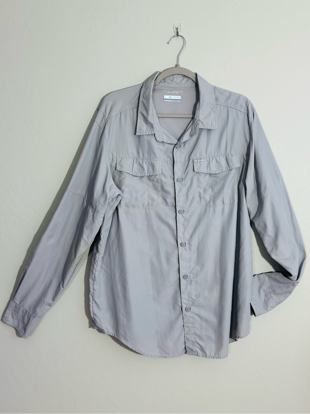 Columbia Omnishade gray button shirt L